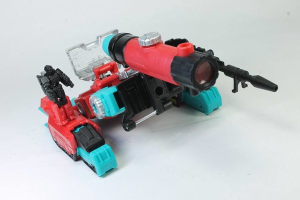 Deluxe Perceptor   More Titans Return Wave 4 Photos  (14 of 23)